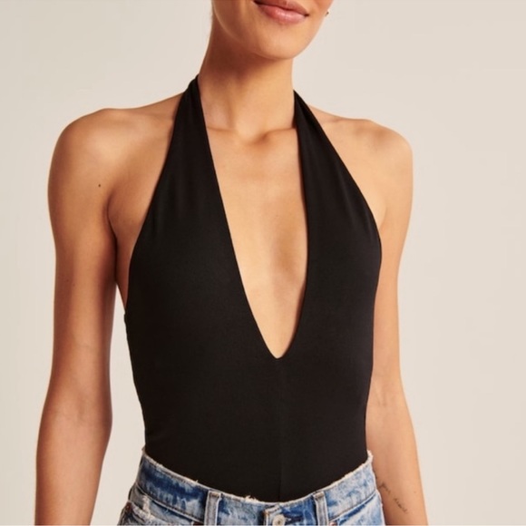 NWT! Abercrombie Double-Layered Seamless Fabric Halter Cutout
Bodysuit BLACK S - Picture 1 of 7